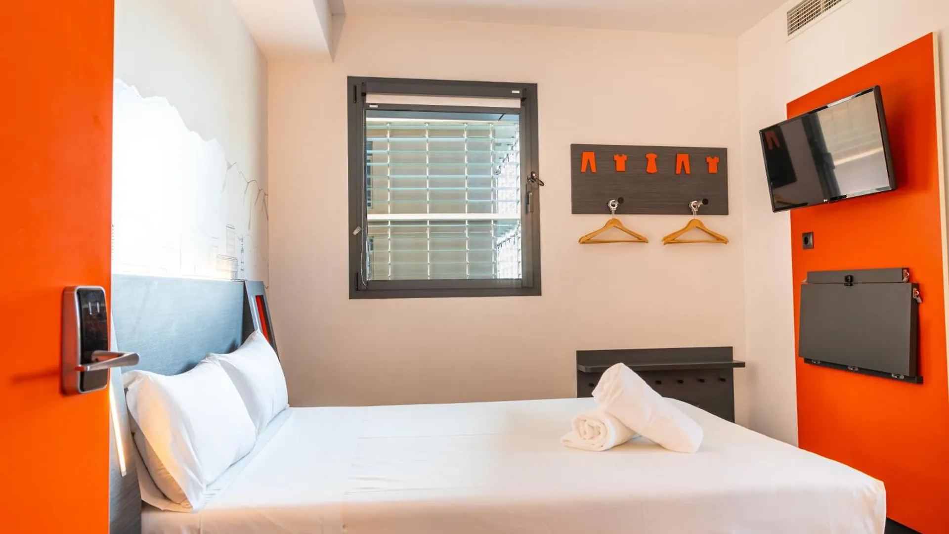 Easyhotel Malaga City Centre 0*,  Spain